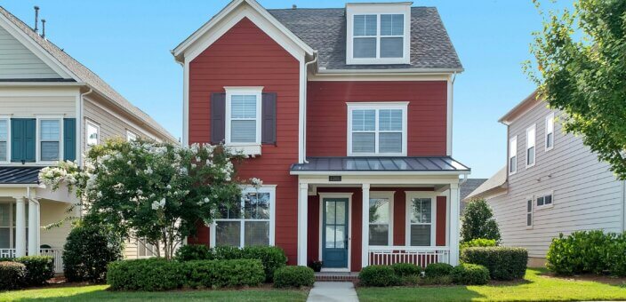 Red house – Unsplash – Zac Gudakov